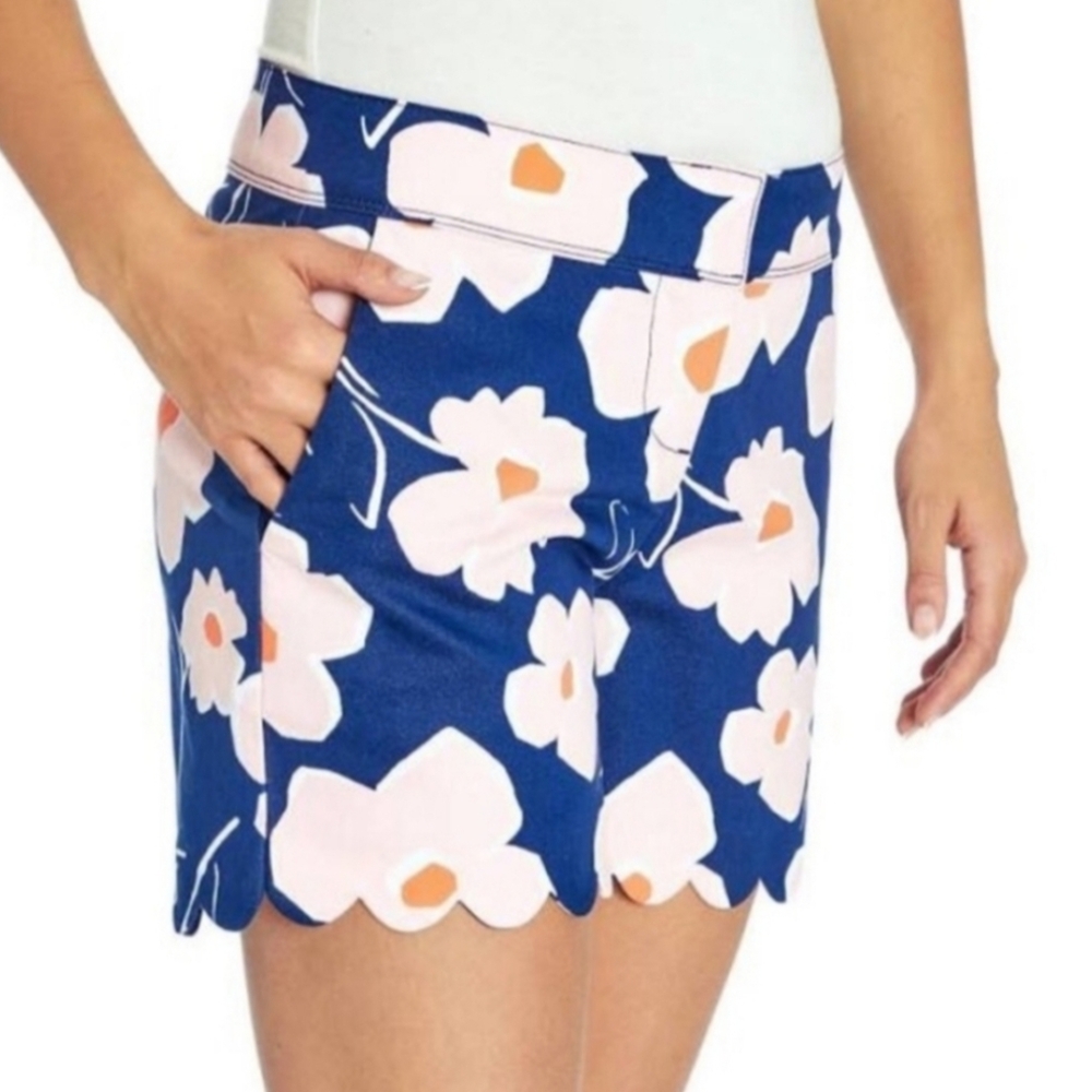 Isaac Mizrahi Stretch Floral Shorts with Scalloped Hem Size 14